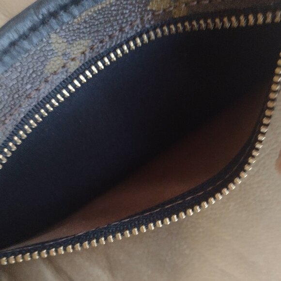 💯% authentic Louis Vuitton Canvas Vintage Boho Bum bag/Waist pack - Picture 4 of 8